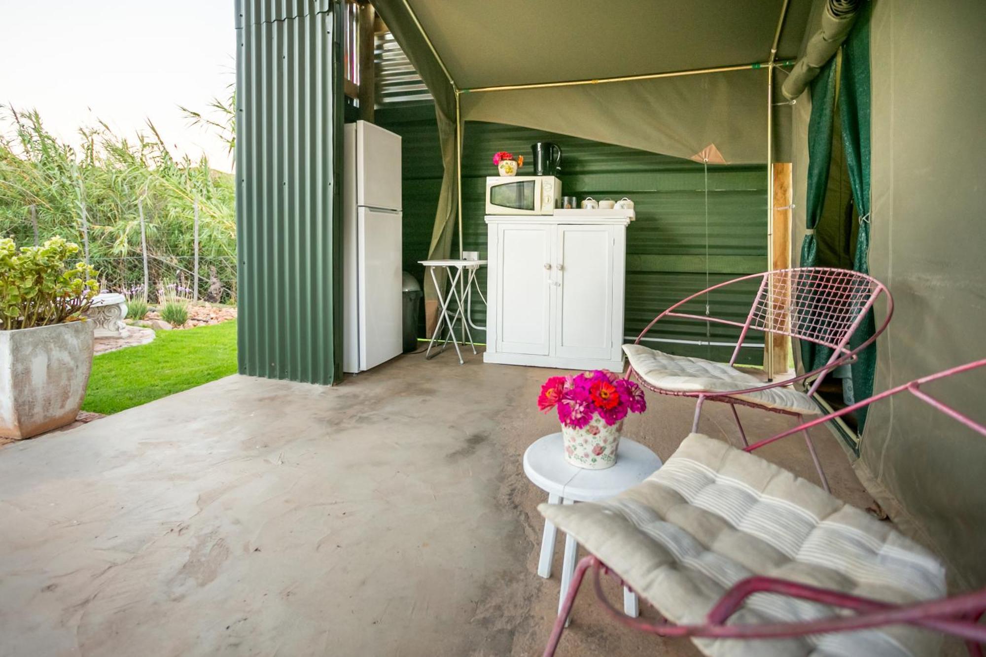 Die Fonteine Country Guesthouse And Glamping Oudtshoorn Exterior photo